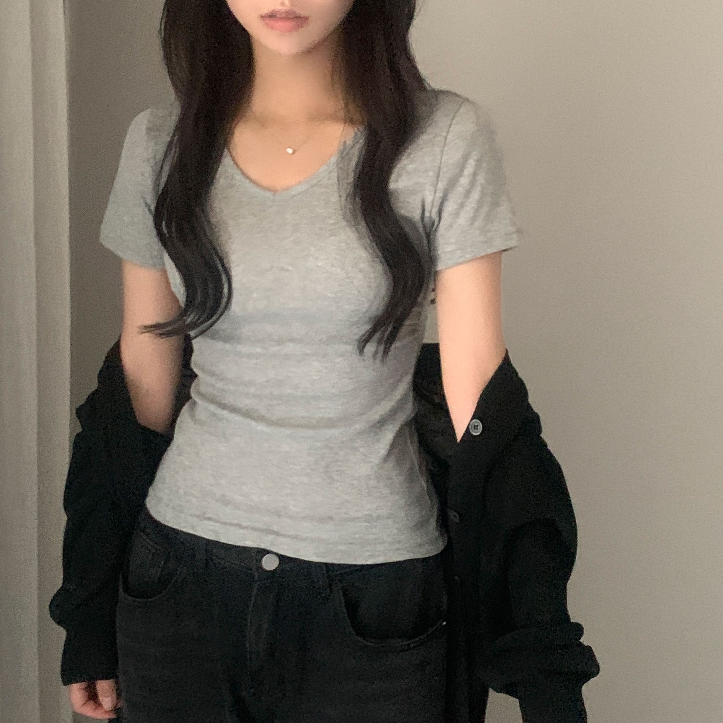 サイドシャーリングVネック半袖Tシャツ-6color | ファッション