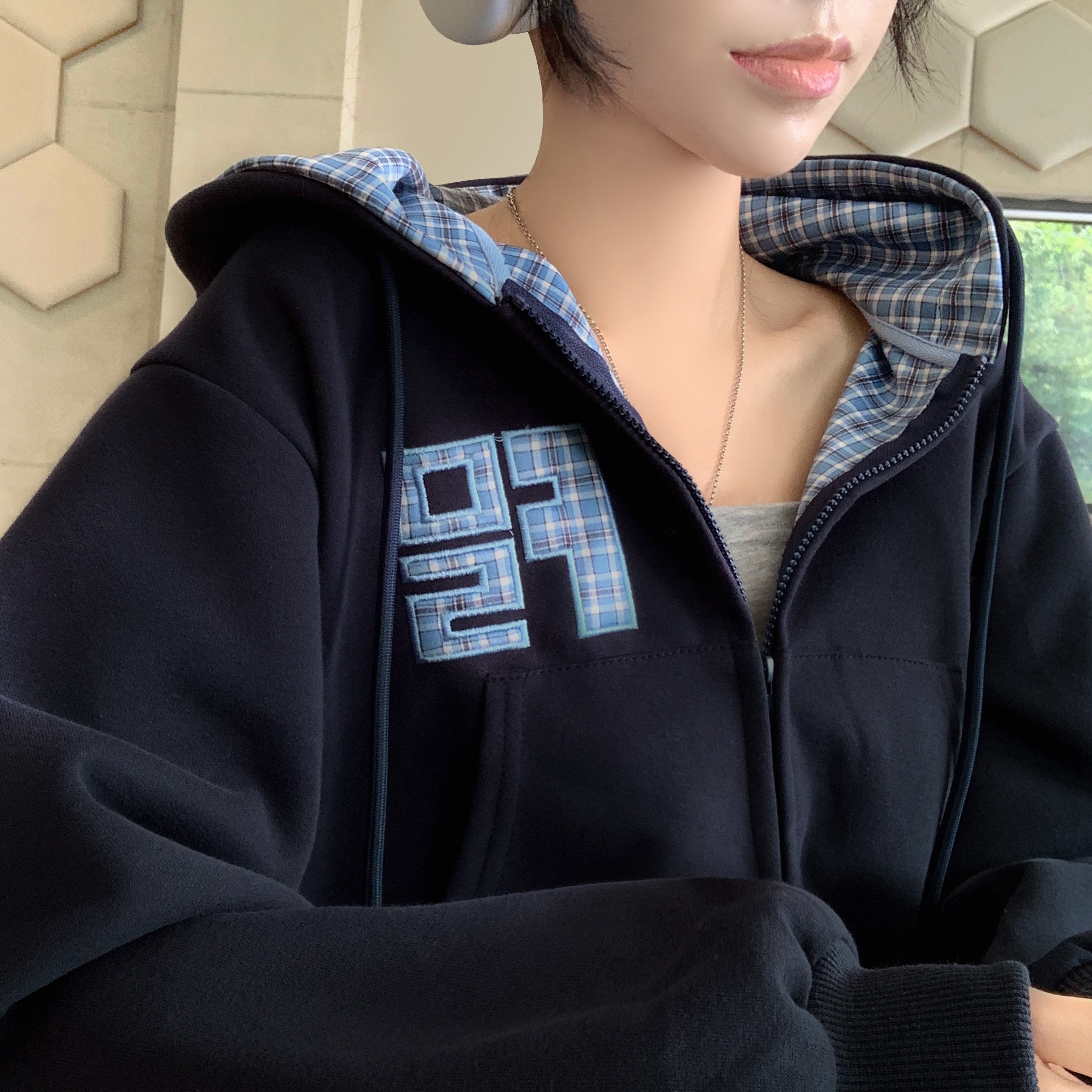 YUEQIQI猫グレー フード付き クロップドトップス YUEQIQI猫グレー フード付き クロップドトップス