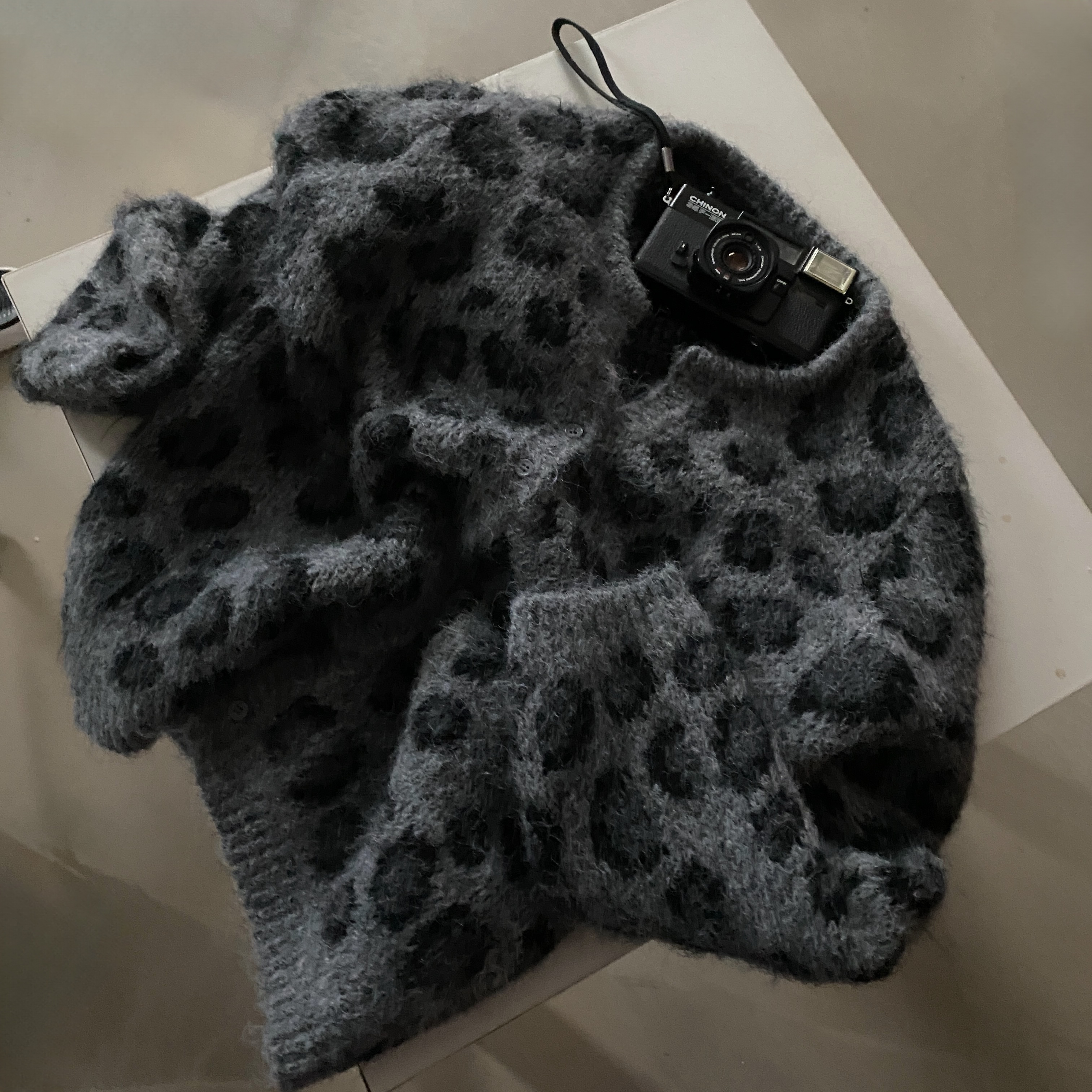 【美品】Valentino　ロングカーディガン　アンゴラ　レオパード　M 美品】Valentino ロングカーディガン アンゴラ レオパード M