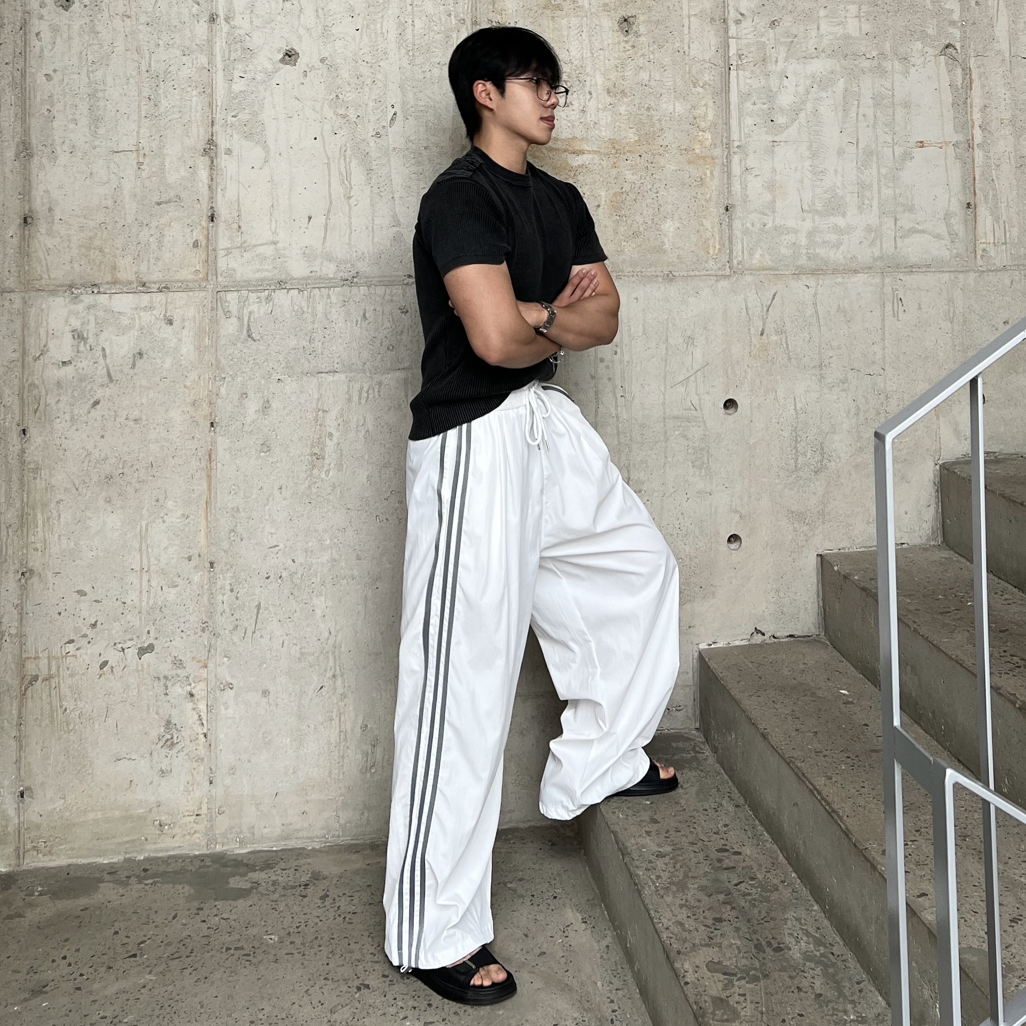 원 시그니처 바스락 나일론 트랙 라인 밴딩 팬츠 (1color)