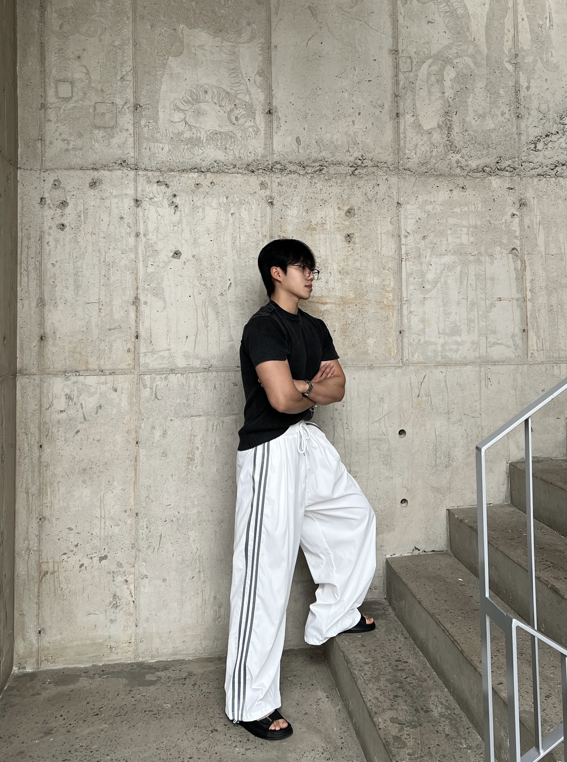 원 시그니처 바스락 나일론 트랙 라인 밴딩 팬츠 (1color)