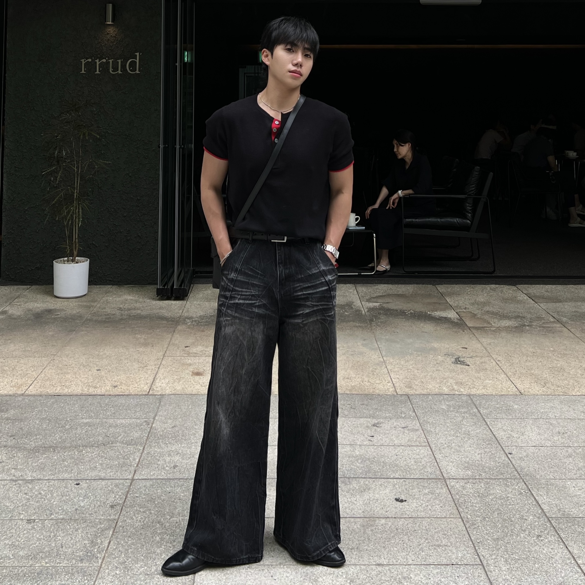 디로 절개 크랙 데님 팬츠 (1color)