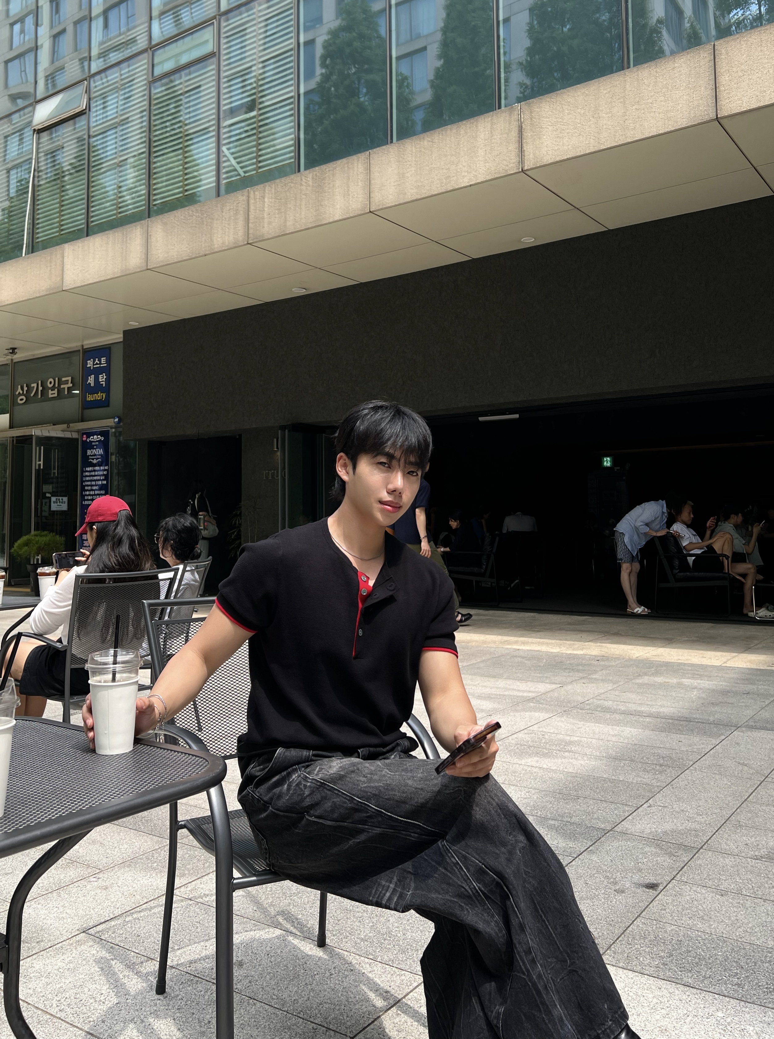 디로 절개 크랙 데님 팬츠 (1color)
