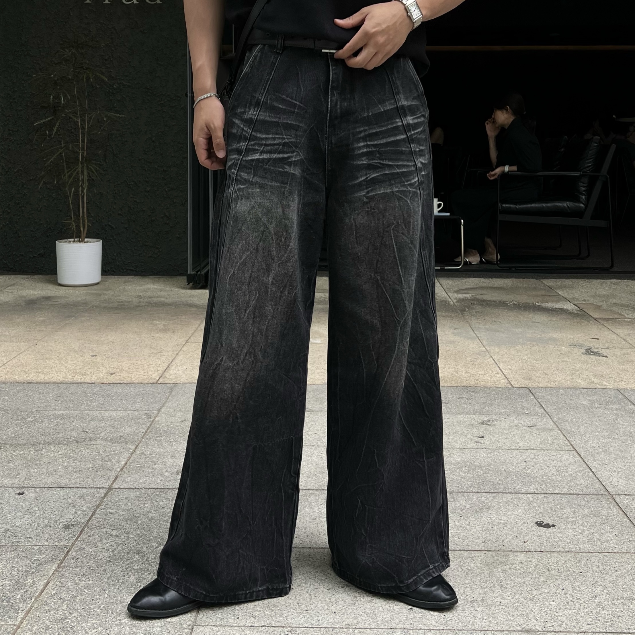 디로 절개 크랙 데님 팬츠 (1color)