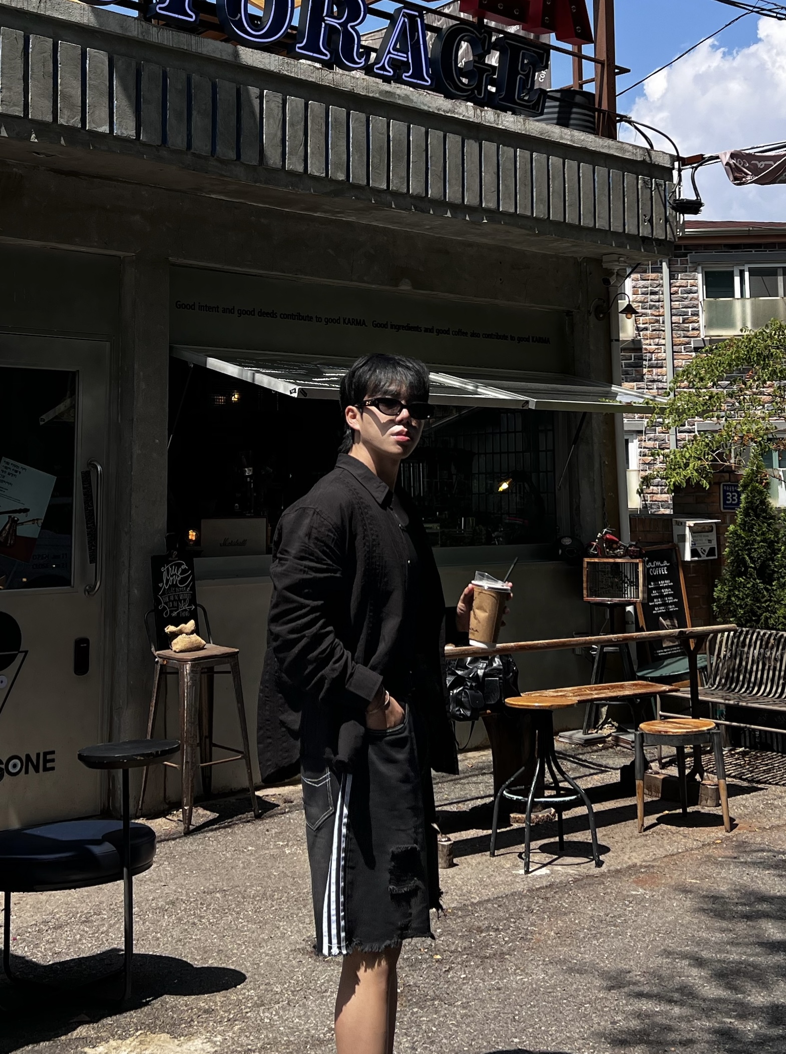 원 시그니처 찢청 데미지 트랙 데님 커팅 버뮤다 반바지 (1color)