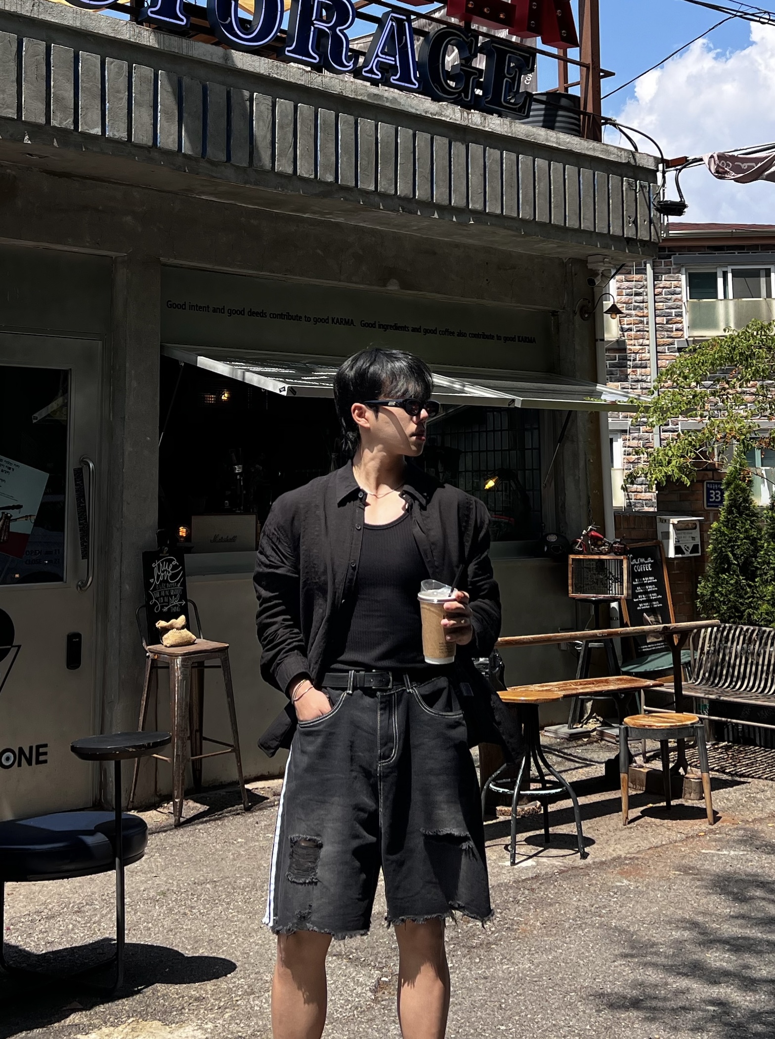 원 시그니처 찢청 데미지 트랙 데님 커팅 버뮤다 반바지 (1color)