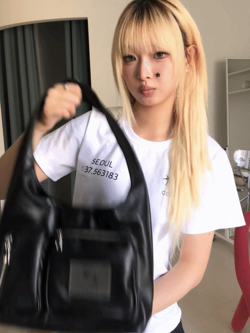 TEE POCKET SHOULDER BAG - 2 COLORS BLACK