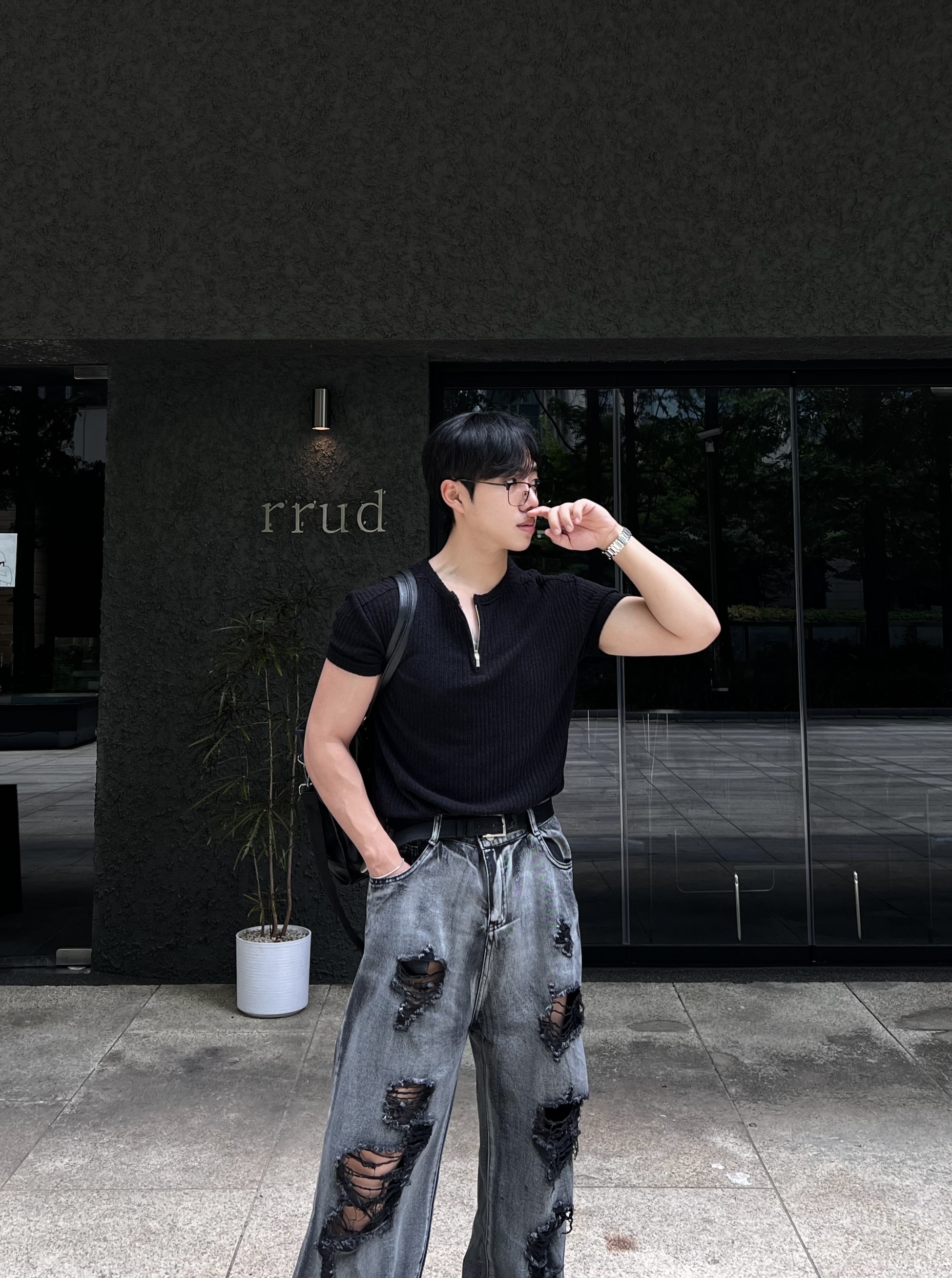 원 시그니처 찢청 블랙 워싱 데님 팬츠 (1color)