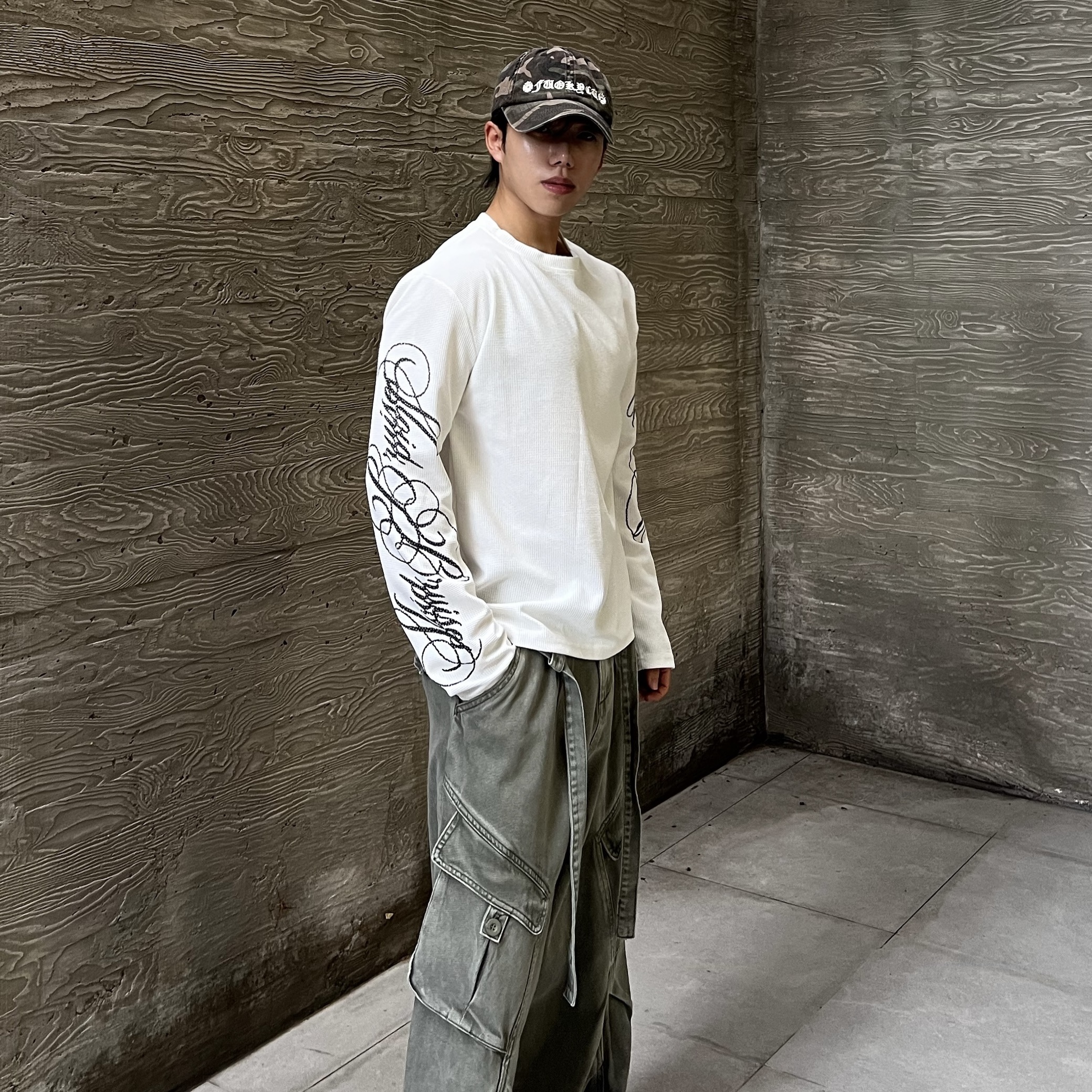 원 블랙라인 레터링 와플 긴팔 (1color)