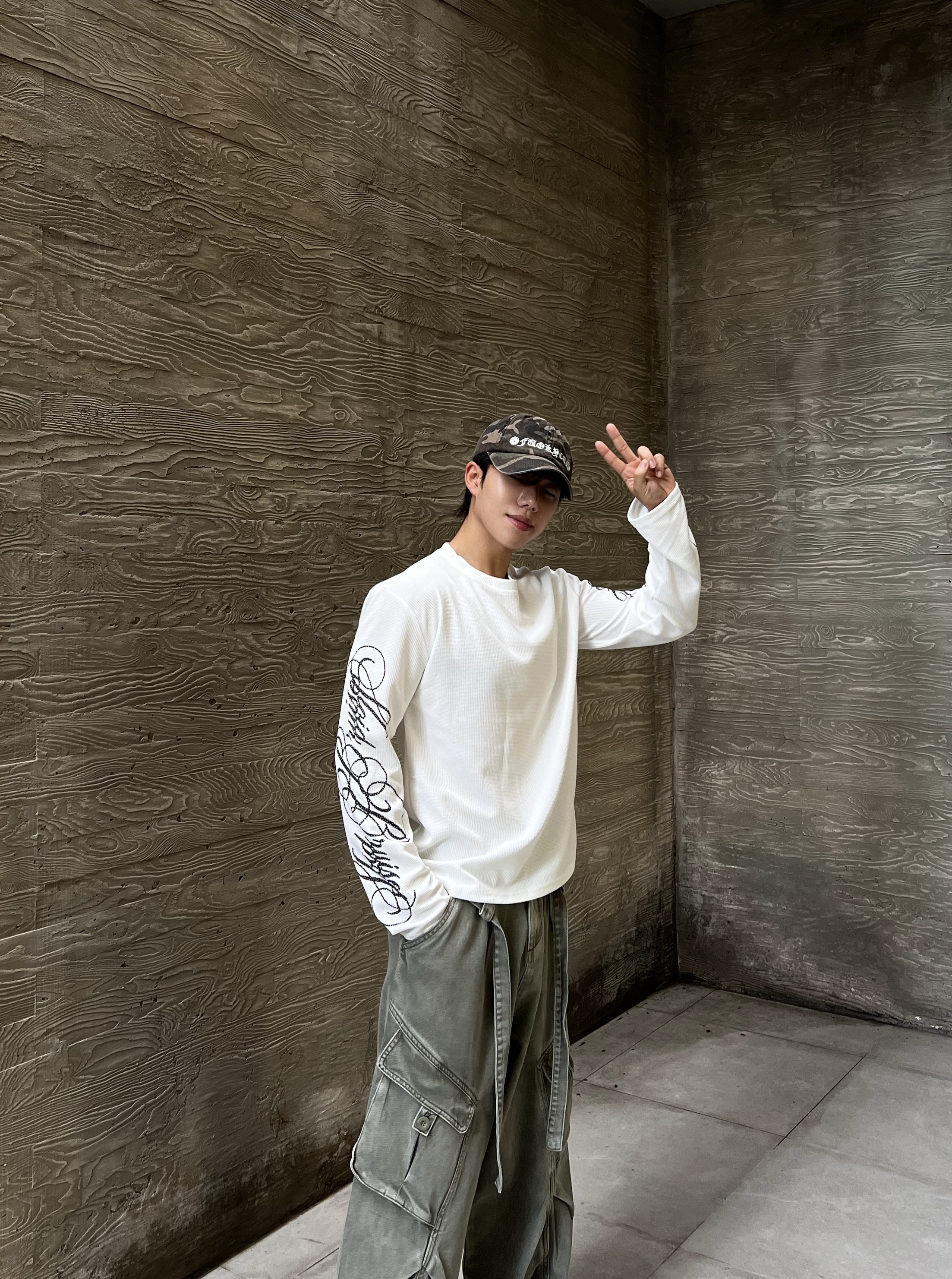 원 블랙라인 레터링 와플 긴팔 (1color)