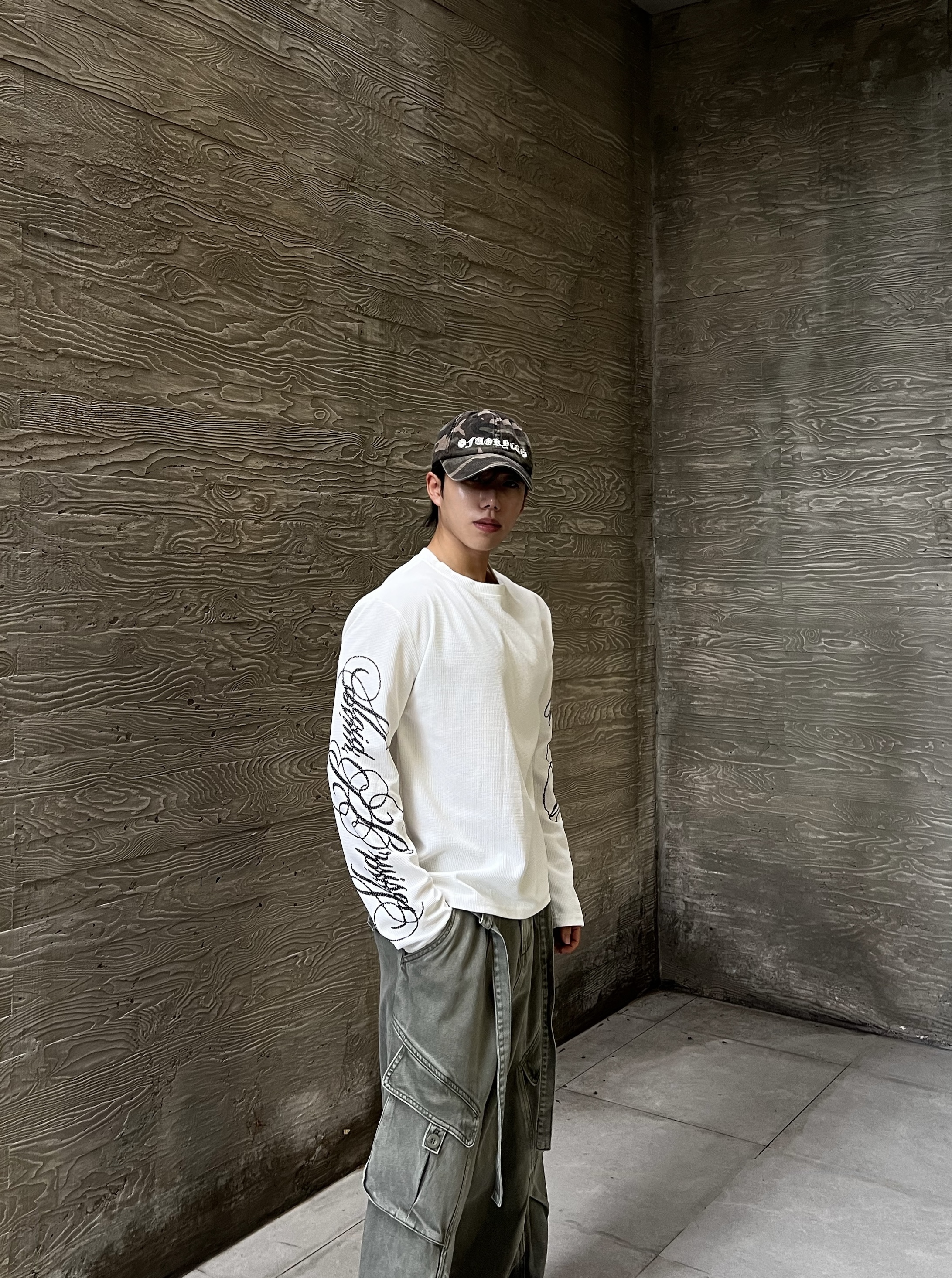 원 블랙라인 레터링 와플 긴팔 (1color)