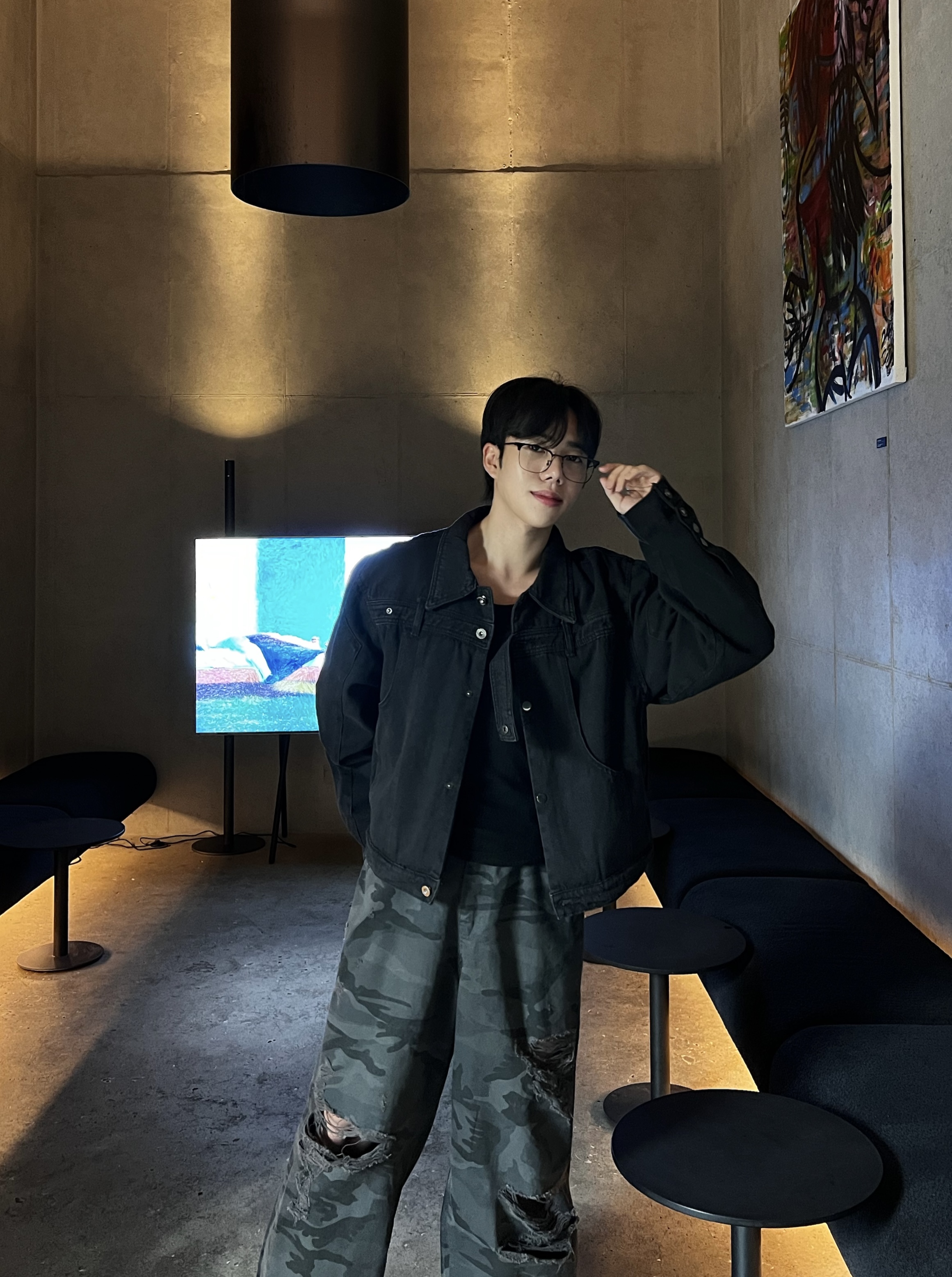 원 디스토션 벨트 멀티 버튼 크롭 데님 자켓 (1color)