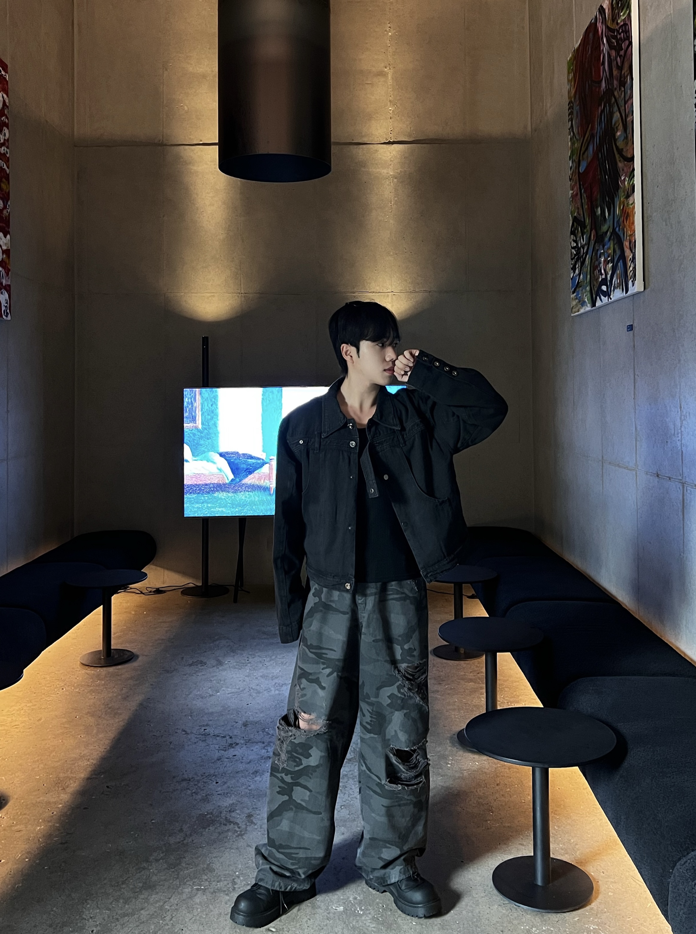 원 디스토션 벨트 멀티 버튼 크롭 데님 자켓 (1color)