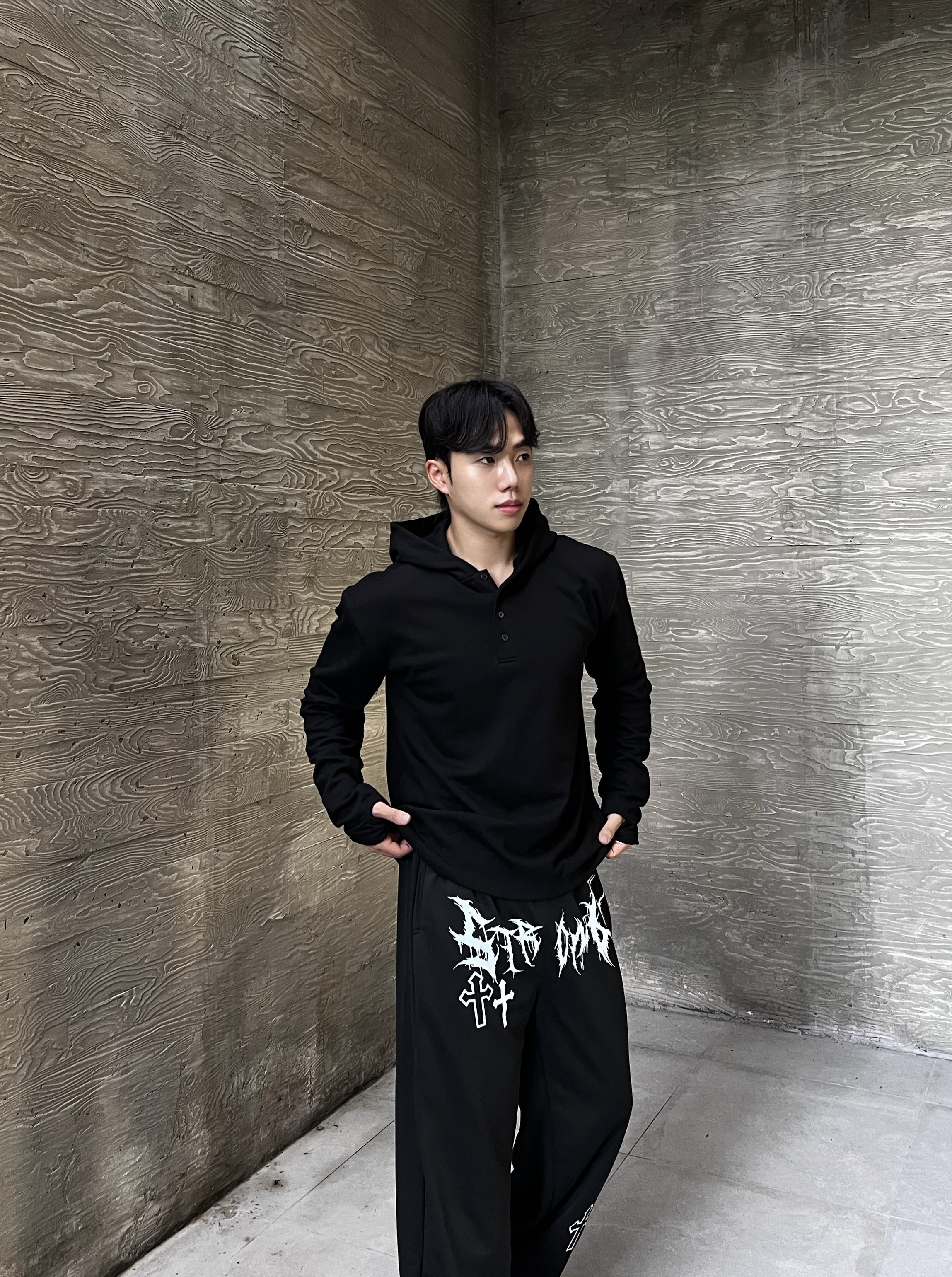 원 다크 크로스 레터링 스트링 밴딩 팬츠 (1color)