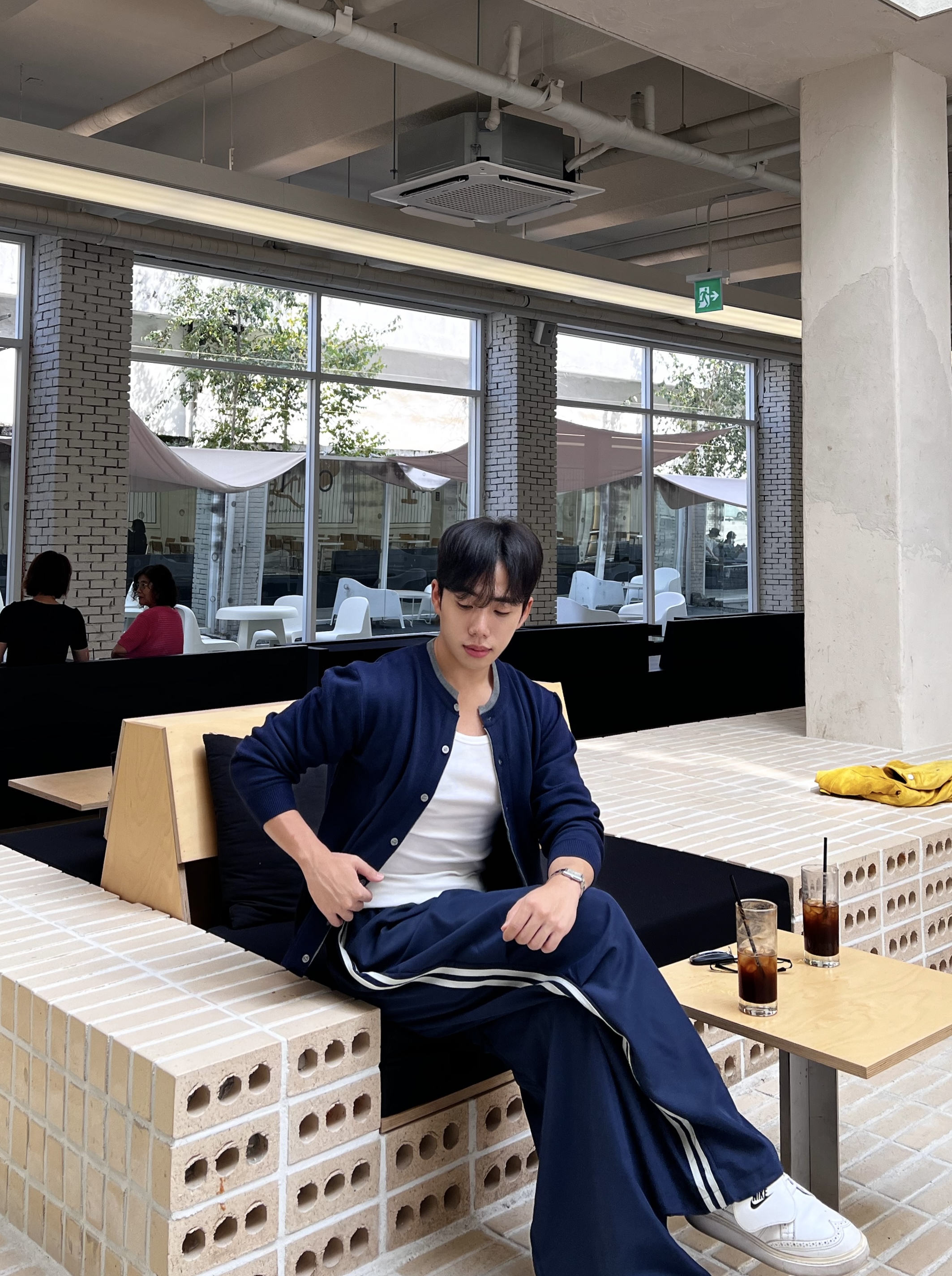 옐렌 배색 라인 버튼 니트 가디건 (4color)