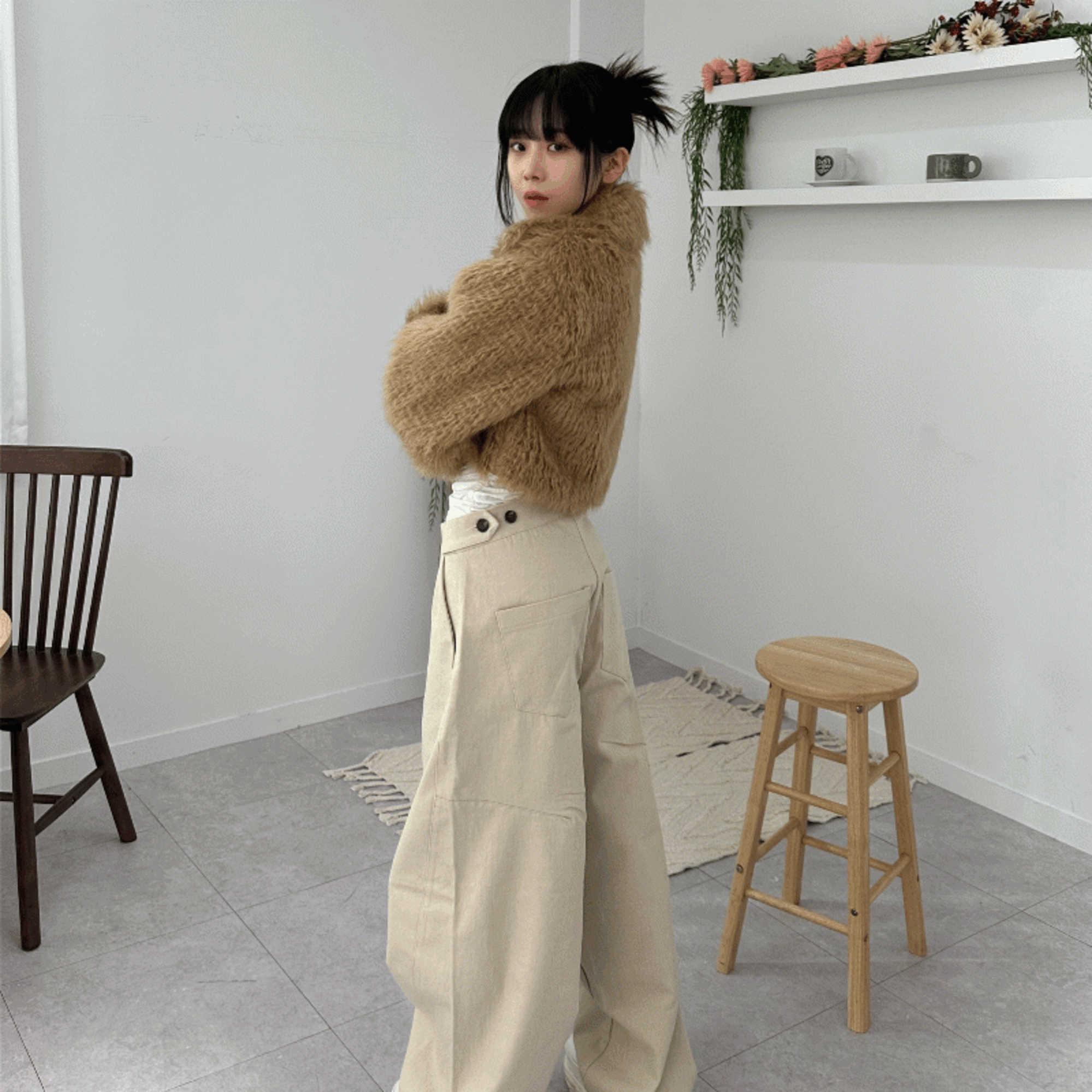 calla-fur-crop-jacket-2color