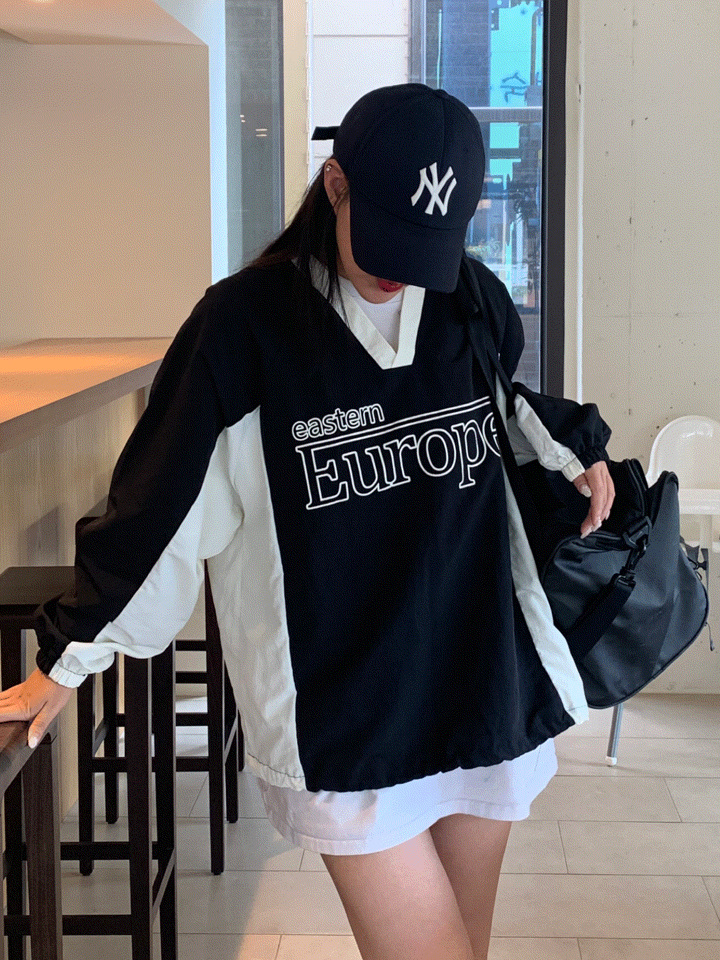 Nylon sweatshirt 4 