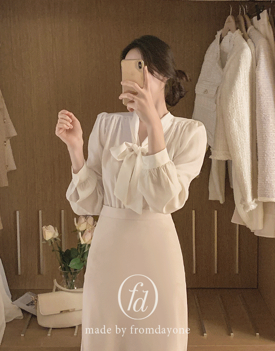 [La belle rose]샬리 타이 블라우스 에이블리